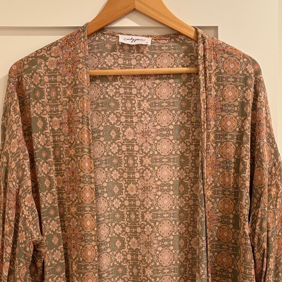 Carly Jean Los Angeles Tops - OG Carly Jean Los Angeles Patterned Kimono